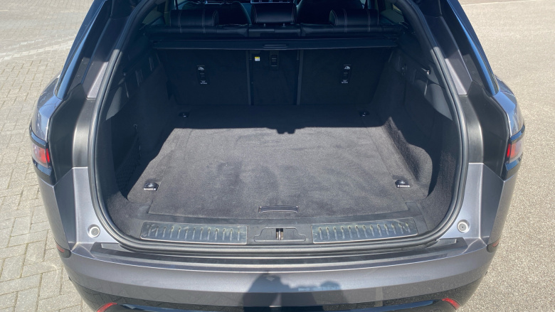 Land Rover Range Rover Velar 3.0 D300 MHEV R-Dynamic SE 5dr Auto Diesel Estate